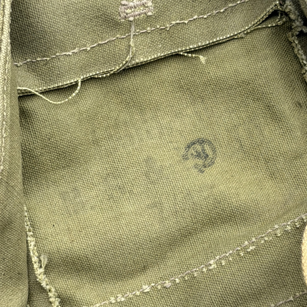 WW2 Canadian Mk.III Light Anti-Gas Respirator In Carrier 1943