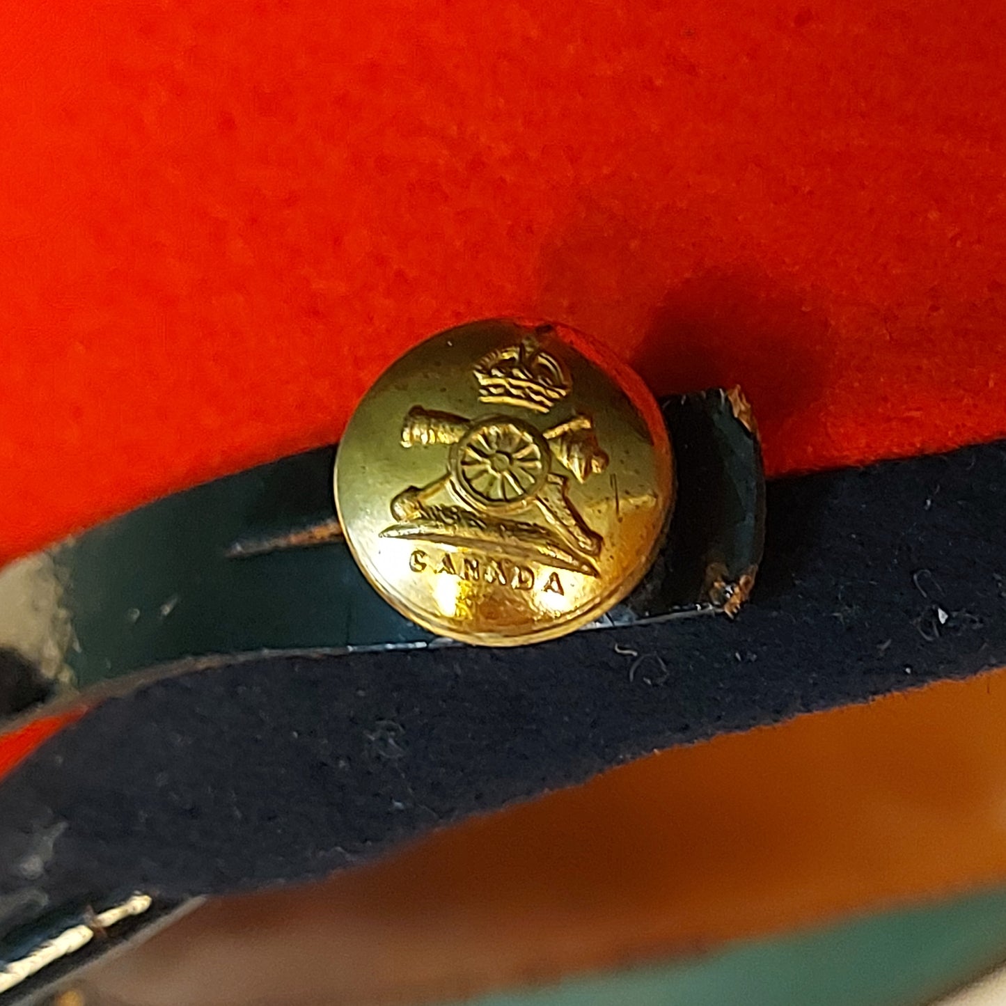 WW2 RCA Royal Canadian Artillery Officer's Visor Cap With Badge