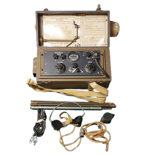 WW2 Canadian Army Number 58 Wireless Radio Set With Antenna 1943