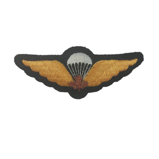 Post-WW2 Canadian Forces Airborne Para Red Leaf Cotton Jump Wing Insignia
