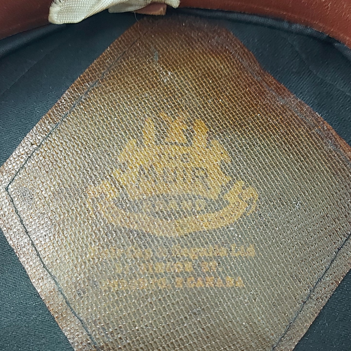 WW2 RCN Royal Canadian Navy Petty Officer's Visor Cap With Badge