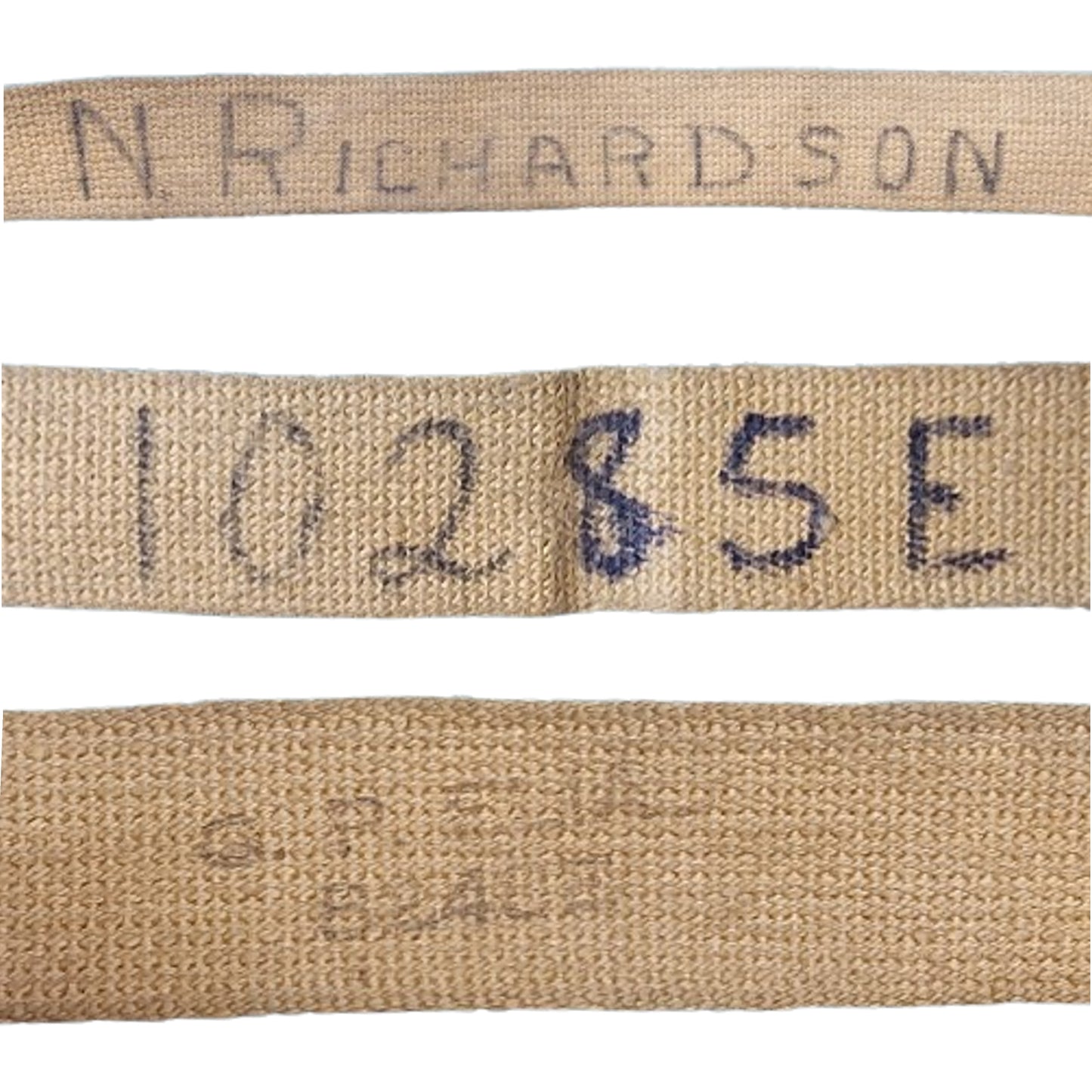 WW2 Canadian Named No.4 Mk.II Light Anti-Gas Respirator Set In Carrier Regiment De La Chaudiere