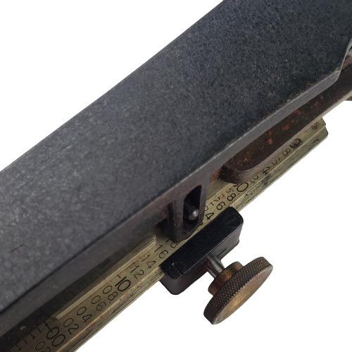 Cased WW2 British Field Artillery Clinometer Mk VI