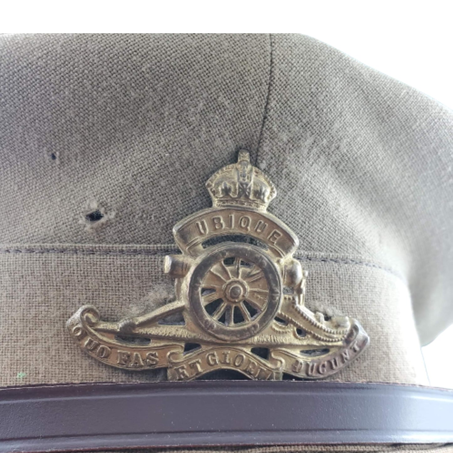 WW2 Canadian RCA Royal Canadian Artillery Visor Cap With Badge