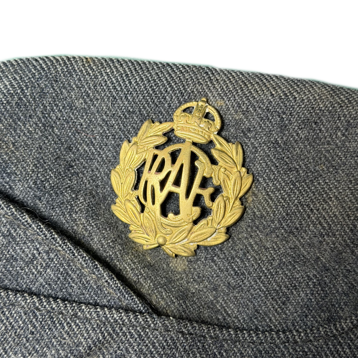 WW2 Canadian RCAF Other Ranks Wedge Cap With Badge And Service Number