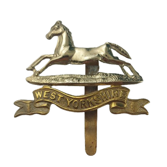 WW2 British West Yorkshire Regiment Cap Badge