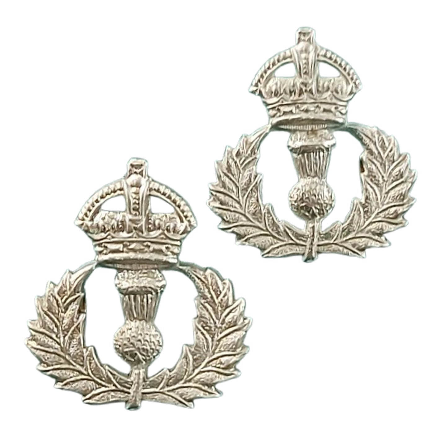 WW2 Canadian Queens Own Cameron Highlanders of Canada Collar Badge Pair