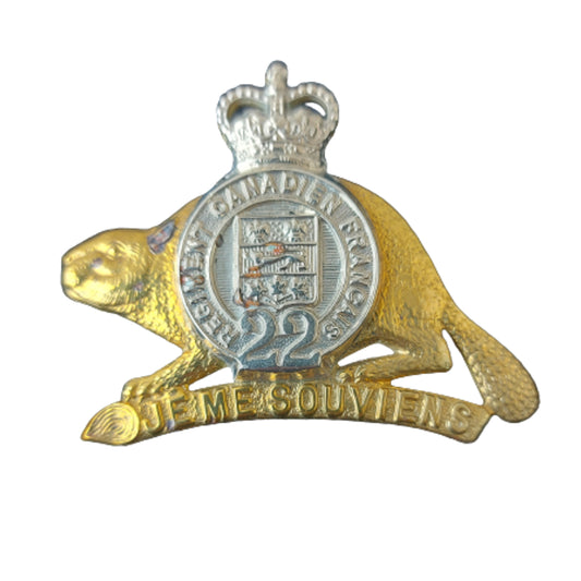 Post WW2 Canadian R22R Royal 22nd Regiment Cap Badge