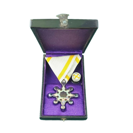 WW2 Japanese Cased Order Of The Scared Treasure