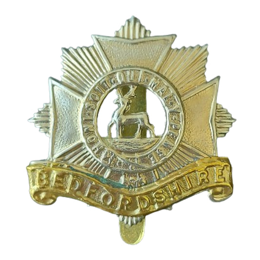 WW1 British Bedfordshire Regiment Cap Badge