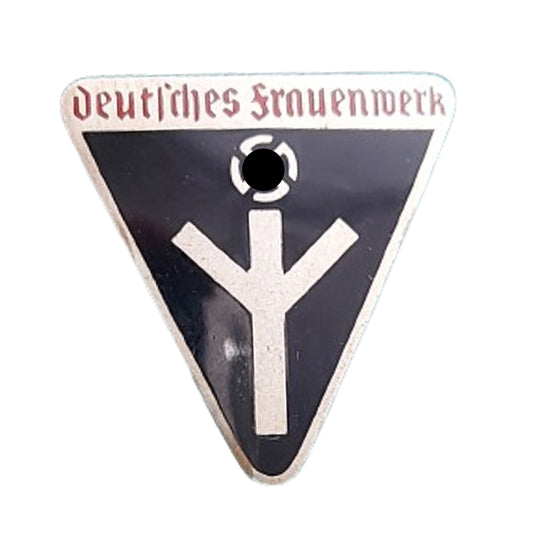 WW2 German NSDAP Deutshes Frauneshaft Membership Badge M/172