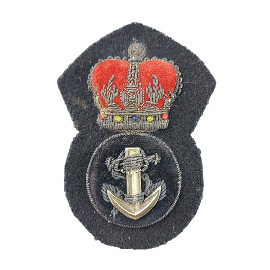 Post WW2 RN RCN Petty Officer's Cloth Cap Badge