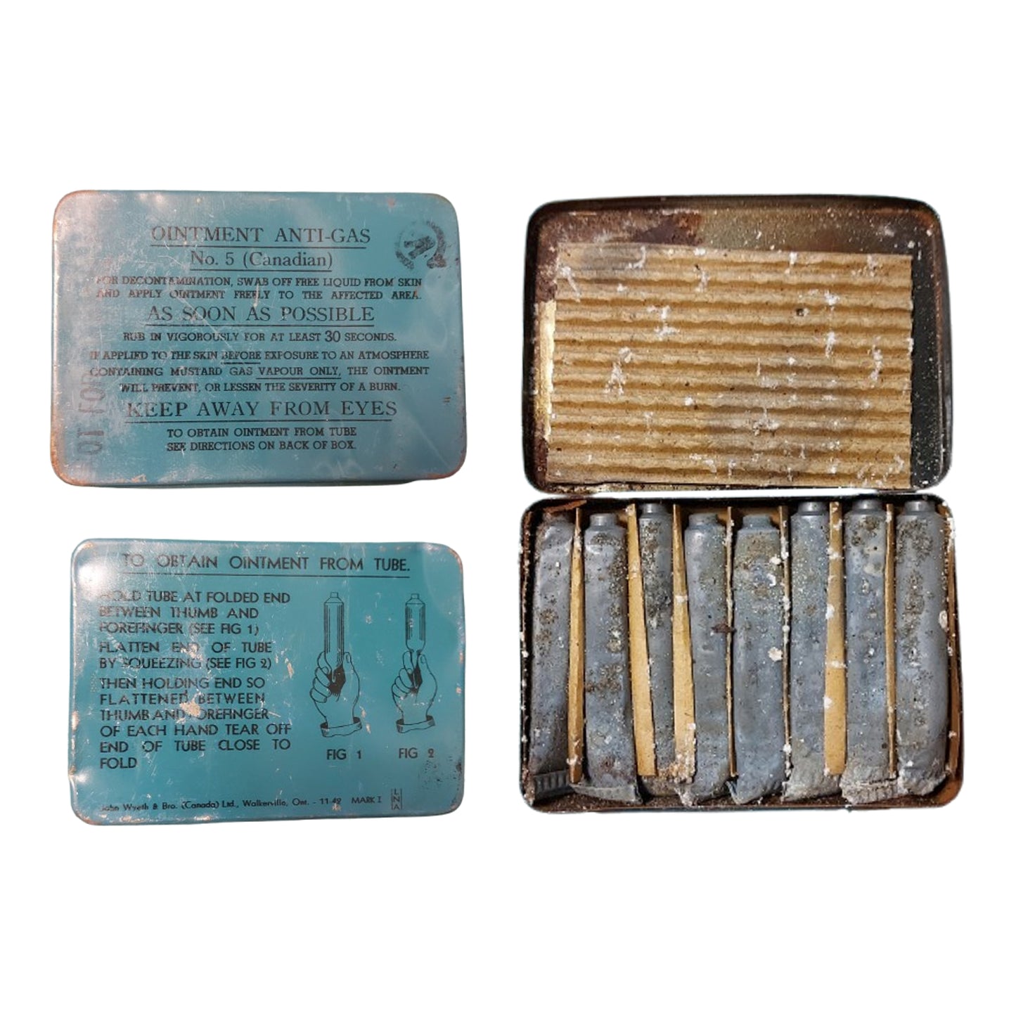 WW2 Canadian Named No.4 Mk.II Light Anti-Gas Respirator Set In Carrier Regiment De La Chaudiere