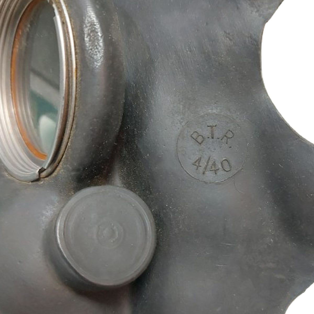 WW2 British Named No.4 Mk.III Long Hose Gas Mask And Carrier 1940