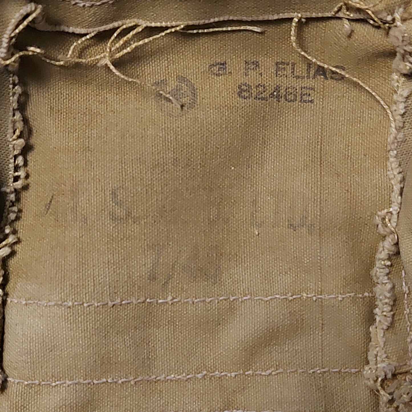 WW2 Canadian Named No.4 Mk.II Light Anti-Gas Respirator Set In Carrier Regiment De La Chaudiere