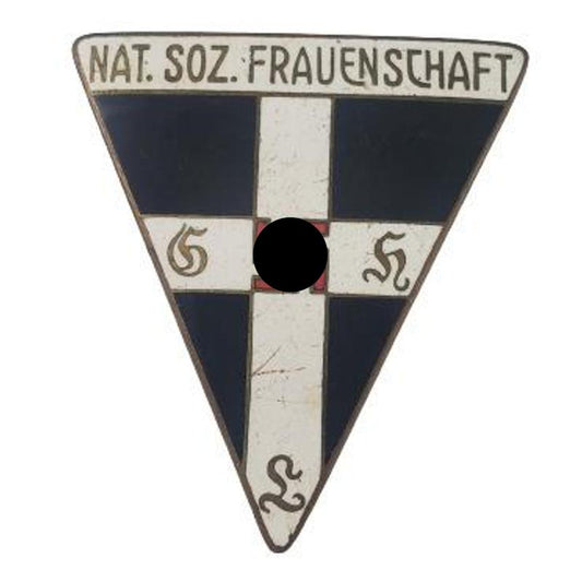 WW2 German NSDAP Deutshes Frauneshaft Membership Badge