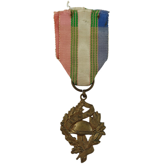 WW1 French U.N.C. National Combatants Union Medal 1914-1918