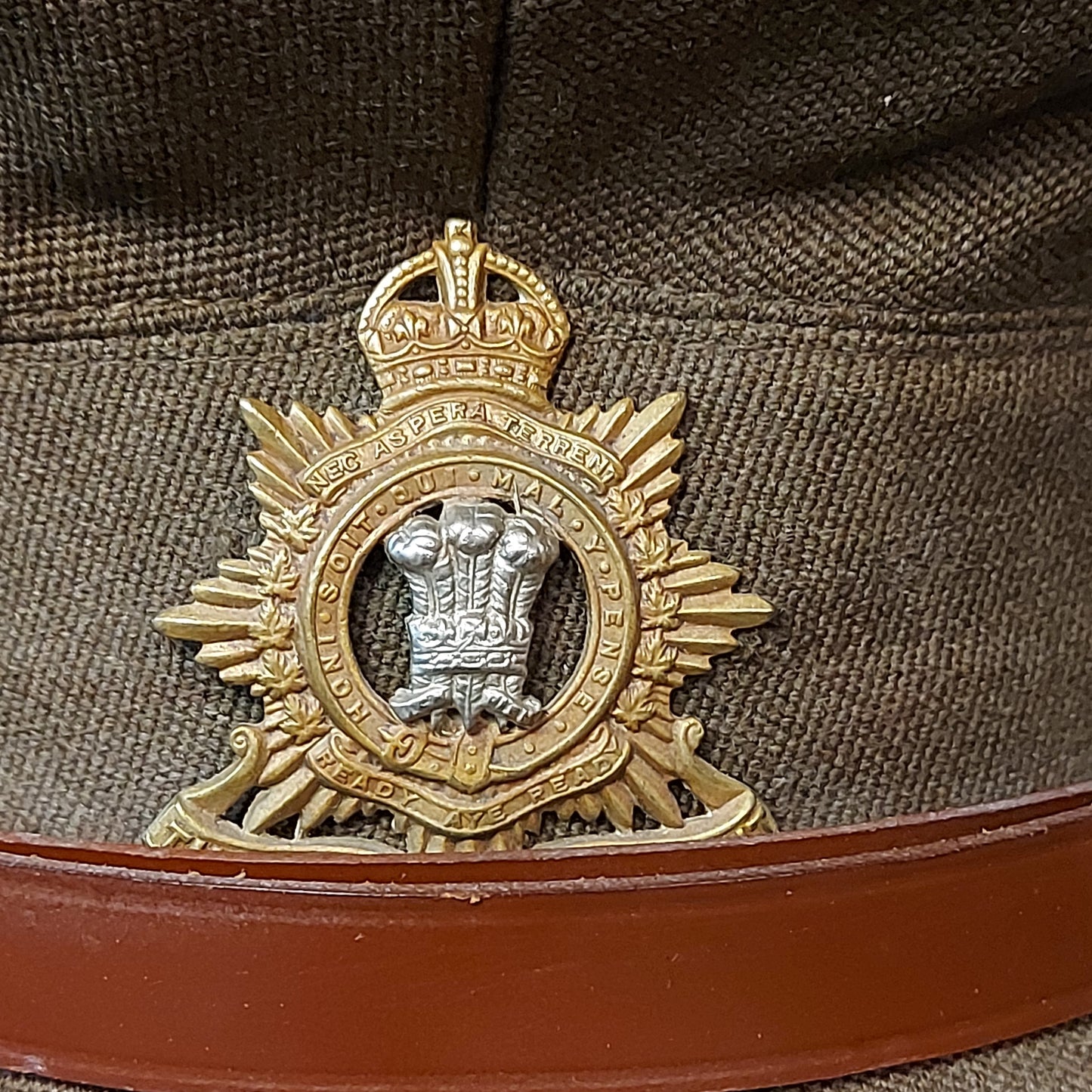 WW2 The Royal Regiment Of Canada Officer's Visor Cap